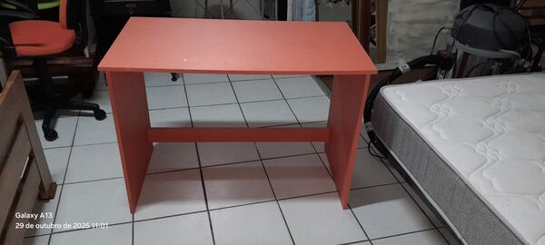 3 secretárias. Secretárias