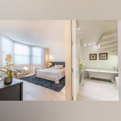 Apartamento duplex com 3 quartos e 3 casas de banh. Casa e apartamentos para arrendar