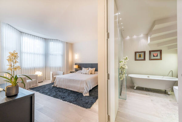 Apartamento duplex com 3 quartos e 3 casas de banh. Casa e apartamentos para arrendar