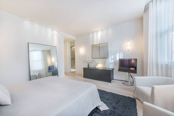 Apartamento duplex com 3 quartos e 3 casas de banh. Casa e apartamentos para arrendar