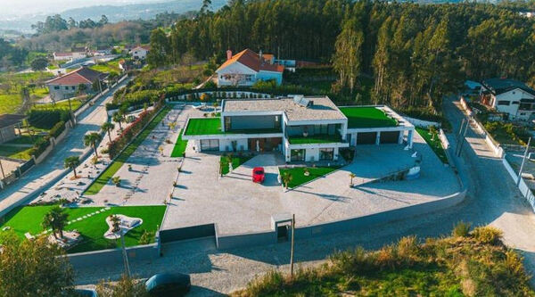 Moradia de luxo em Fonte Arcada, Penafiel. Casa e apartamentos para vender