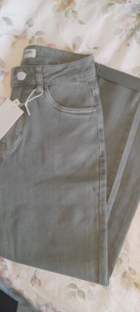 vendo calças Novas. Calças mulher e Macacão