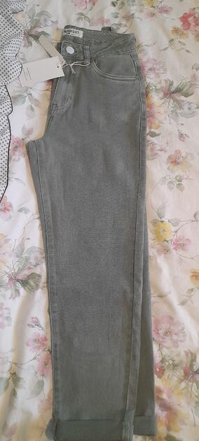vendo calças Novas. Calças mulher e Macacão