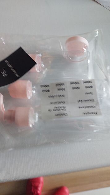 Kit de viagem. Cuidado de mãos e pés