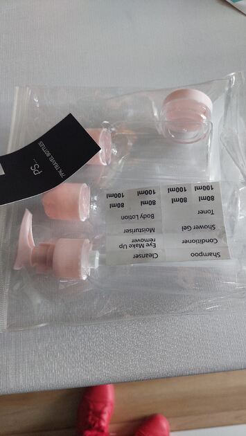 Kit de viagem. Cuidado de mãos e pés
