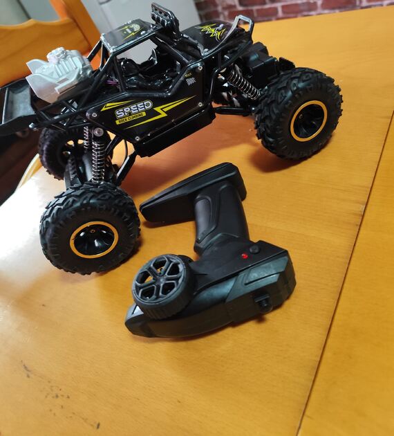 carro de controle remoto off-road. Outros (Eletrónica)