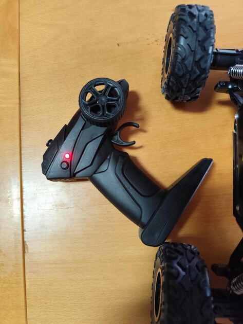 carro de controle remoto off-road. Outros (Eletrónica)