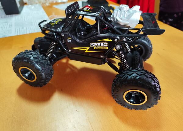 carro de controle remoto off-road. Outros (Eletrónica)