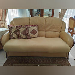 Conjunto de 3 sofás. Sofás e Poltronas. Loures. 180 m 3 lugares Pele De sala  Aceitável Grande Individual Relax