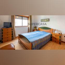 Quarto completo em madeira cor cerejeira . Conjuntos de móveis para quarto