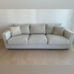 Sofa muito confortavel. Sofás e Poltronas