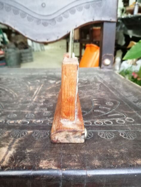 moldura pequena antiga em madeira. Mobiliário antigo