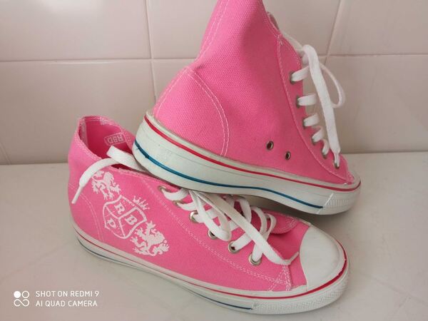 Sapatilha bota estilo All Star. Desportivos