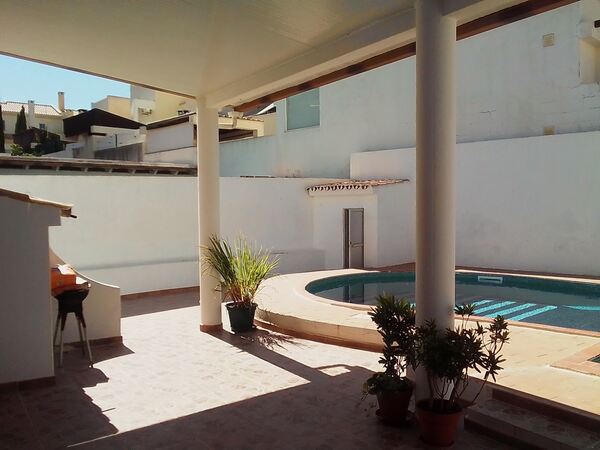 Moradia T3 com Piscina privativa, garagem em Zona . Casa e apartamentos para vender