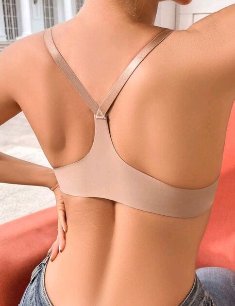 Soutien cor da pele traçado nas costas. Lingerie