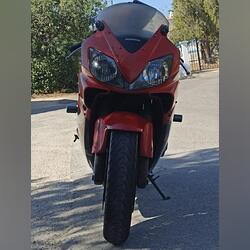 vendo mota cbr 600 f4 27 mil klm. Motos