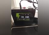 2 baterias de iões de lítio (Li-ion) de 12V e 21Ah. Outros Veículos