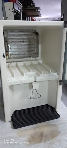 Mini refrigerador de bebidas. Frigoríficos