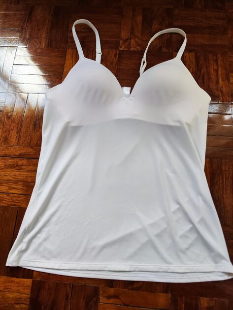Top branco com soutien incorporado Shein. Tops Femininos