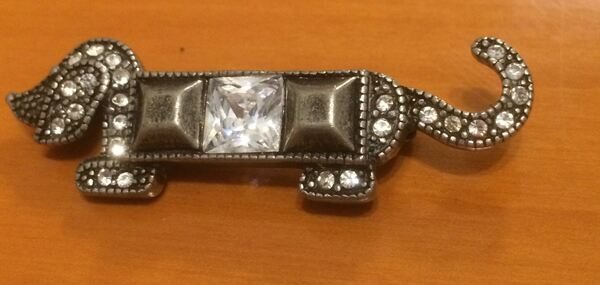 Alfinete de peito Marcassite- Mulher. Broches e pins