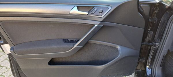 VW GOLF VII 1.6TDI  Motion BlueMotion. Carros