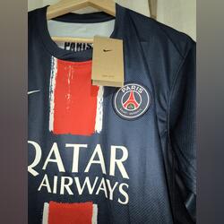 camisola do PSG . Roupa desportiva