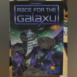 Jogo tabuleiro “Race for the galaxy”. Jogos de mesa