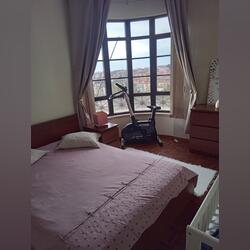 Quarto para alugar . Ofereço Quarto para Arrendar. Sintra.  1 quarto Cama de casal   1 banho Longo (12+ meses) Andar intermédio Mobiliado Sem animais domésticos