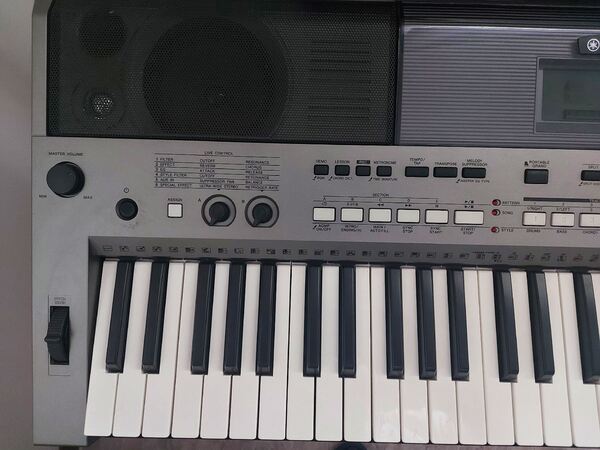 Piano/teclado YAMAHA. Pianos e Teclados