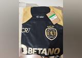 camisola desportiva . Roupa desportiva