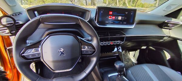 Peugeot 2008 1.2 PureTech Allure 130cv | 2020. Carros