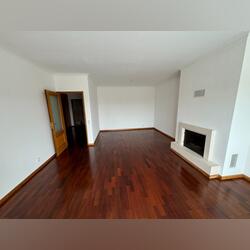 Apartamento T2 S. Felix da Marinha, Praia de Brito. Casa e apartamentos para vender. Vila Nova de Gaia. 135 m2 2 quartos 2 banhos   Andar baixo Classe energética E Bom estado Elevador Garagem Jardim