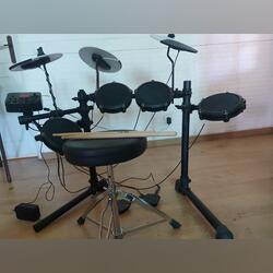 Vendo bateria electrónica de aprendizagem. Baterias e Percussão. Setúbal