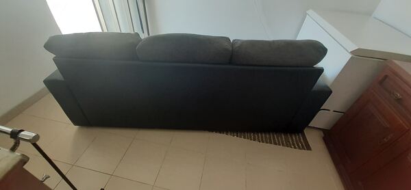 Sofá de 3 lugares. Sofás e Poltronas