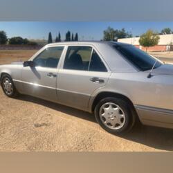 Mercedes Benz 250DE. Carros clássicos