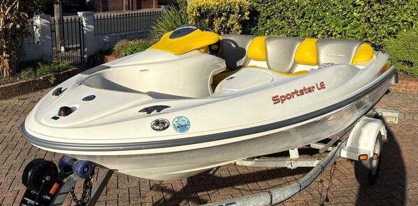 Lancha a jato Seadoo Sportster Le. Barcos a motor