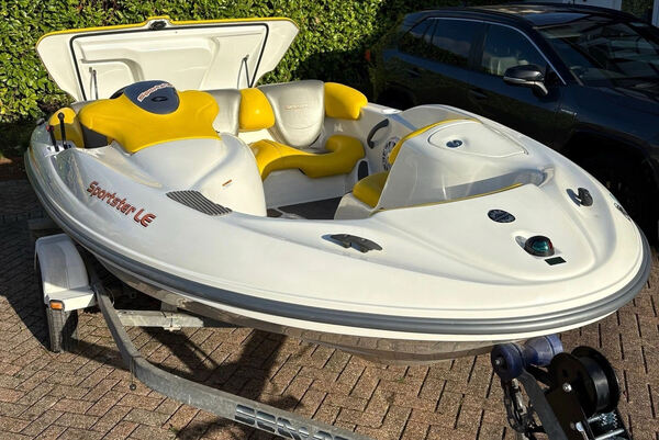 Lancha a jato Seadoo Sportster Le. Barcos a motor