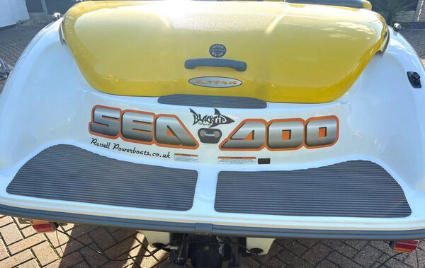 Lancha a jato Seadoo Sportster Le. Barcos a motor