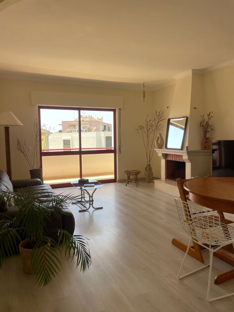 Apartamento T3 vista mar em Montenegro . Casa e apartamentos para vender