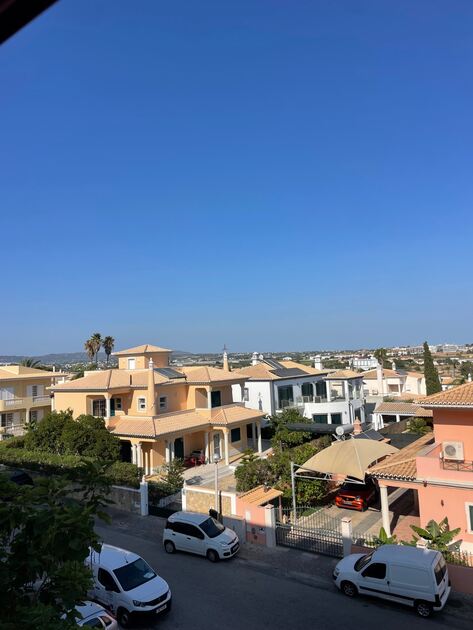 Apartamento T3 vista mar em Montenegro . Casa e apartamentos para vender