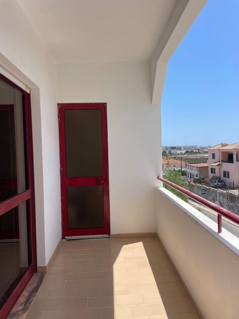 Apartamento T3 vista mar em Montenegro . Casa e apartamentos para vender