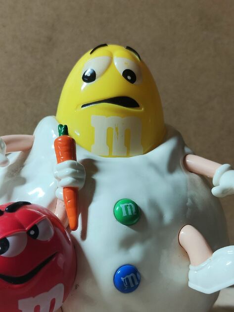 Suporte de MM chocolate. Brinquedos para bebês