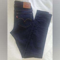 Calças ganga LEVIS. Calças mulher e Macacão. Levis XS / 34 / 6 Ganga   Azul marinho Cor liso Inverno Muito bom Cintura subida