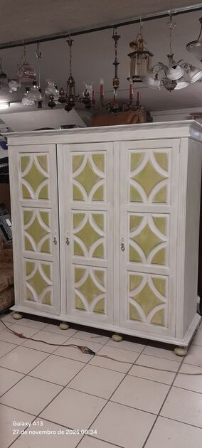 Roupeiro de 3 portas nº 2. Armários