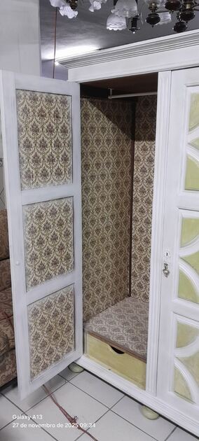 Roupeiro de 3 portas nº 2. Armários