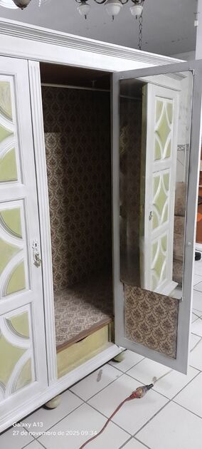 Roupeiro de 3 portas nº 2. Armários