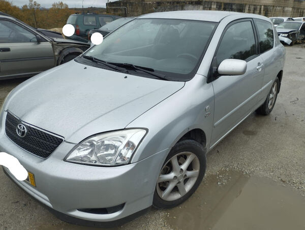 Para peças Toyota Corolla E120 2.0 D-4D ano 2003. Carros para Peças