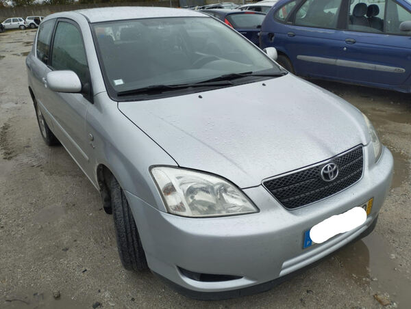 Para peças Toyota Corolla E120 2.0 D-4D ano 2003. Carros para Peças