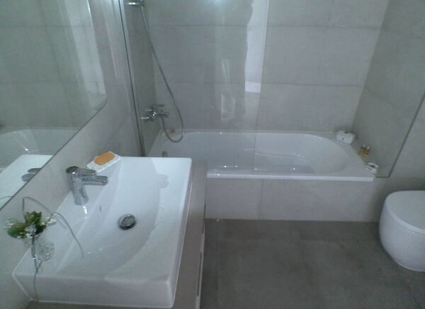 Apartamento T3 com dois lugares de estacionamento . Casa e apartamentos para vender