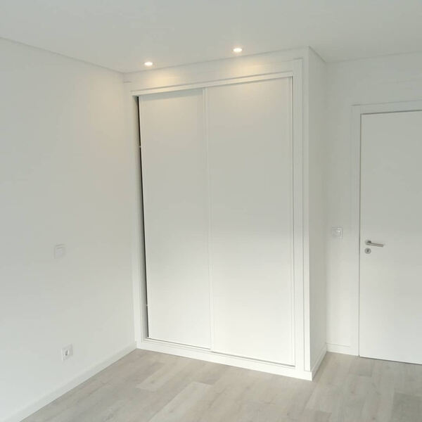 Apartamento T3 com dois lugares de estacionamento . Casa e apartamentos para vender